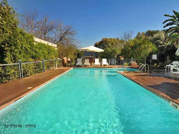 איתן בקתות עץ